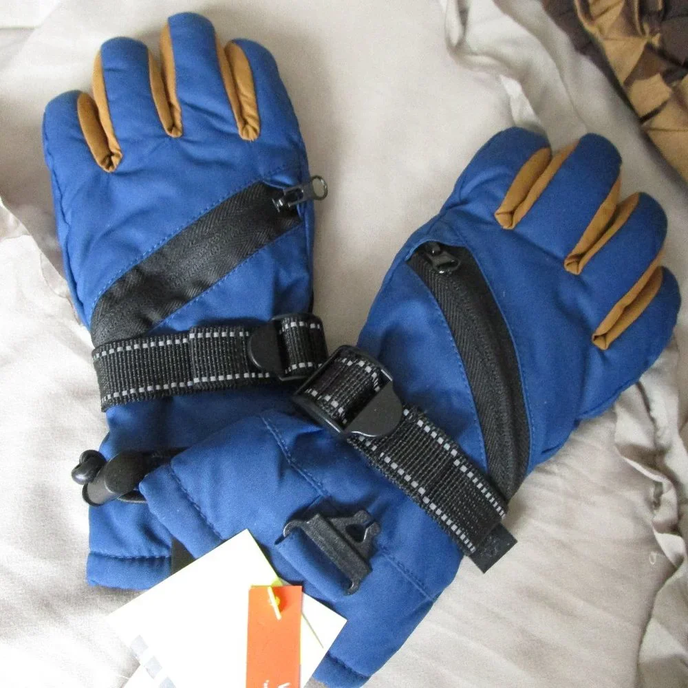 BRAND NEW child size snow sport gloves